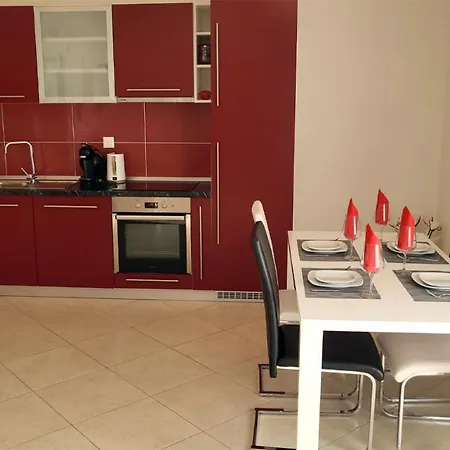Trojka Apartment *